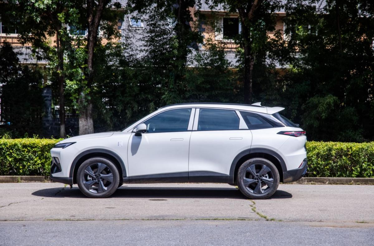 10万内最卷SUV？配行业一流华为鸿蒙OS，带你看北汽魔方