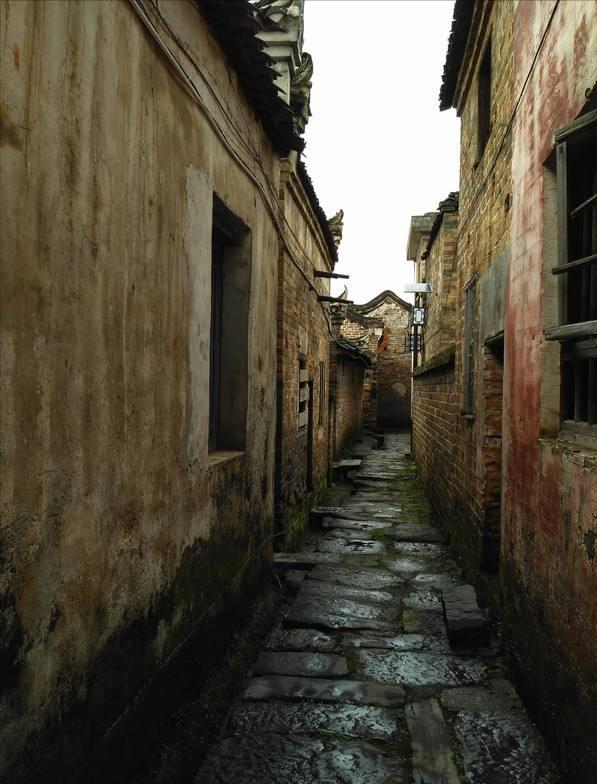 游戏厅提供福利的“黄金角度”，老板娘每次发觉都脸色凝重