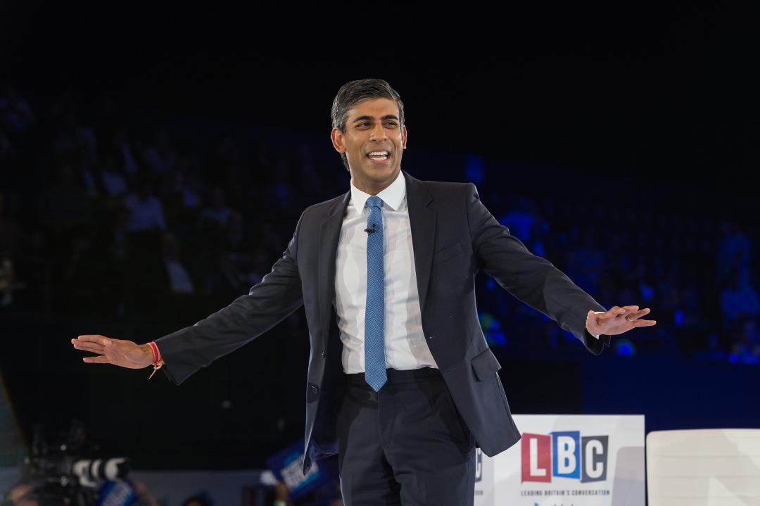 80后的英国首相,英国现任首相成长经历