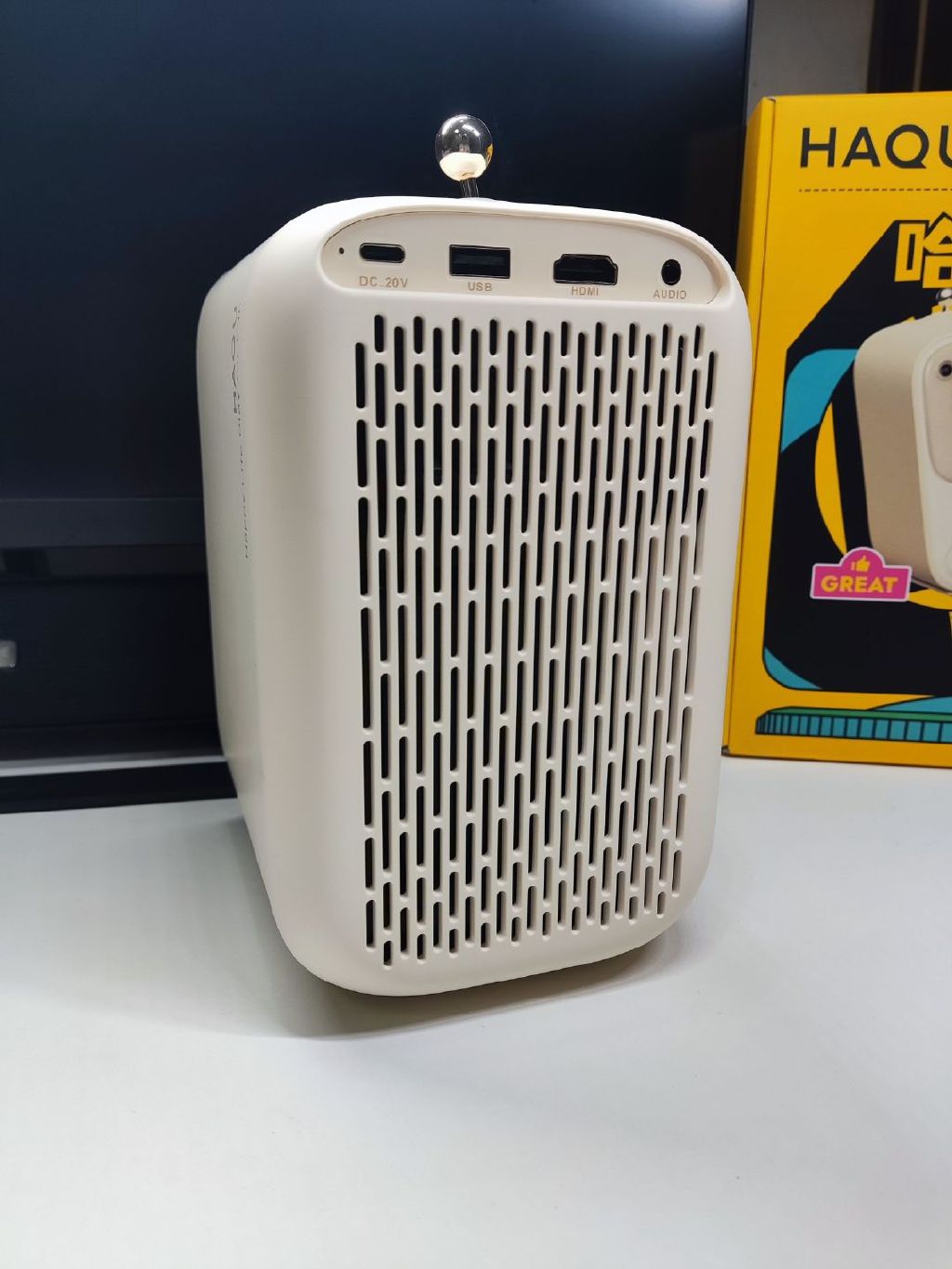 哈趣投影h2投影仪测评,千元投影玩转潮流尽在哈趣h2