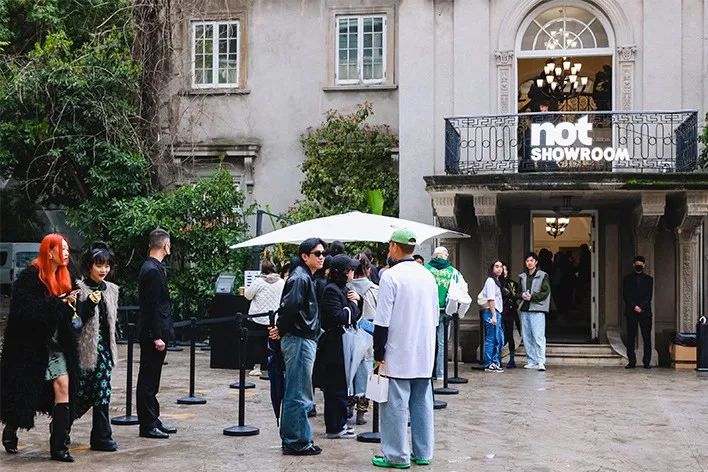 閫忚繃鏃惰鍛ㄧ湅绾虹粐浜т笟澶嶈嫃,娣卞害瑙傚療鏄ョ鏃舵湡