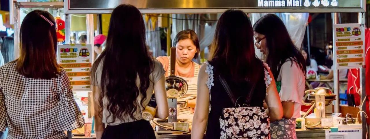 摆摊卖烧烤一个月能挣多少,摆摊卖烧烤一年能挣多少钱