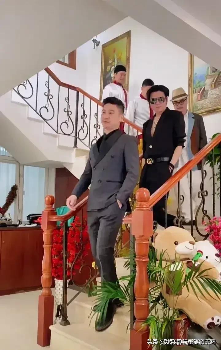 山寨“小沈阳”组建“四大天王”组合，出场费动辄百万！