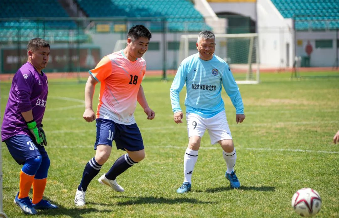 “蓝”骋绿茵“足”够精彩｜南京消防2023年“火焰蓝杯”五人制足球赛圆满落幕