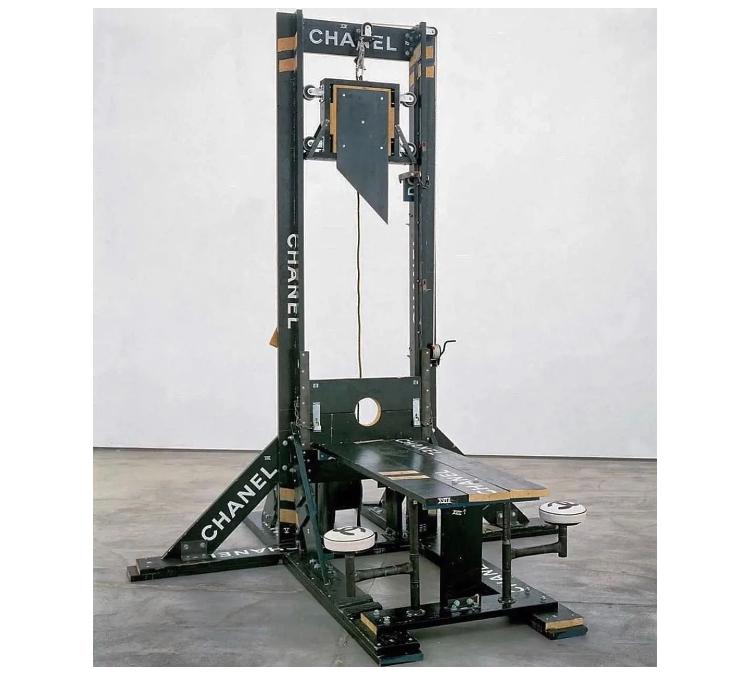 奢侈大牌推出大葱包、黄瓜包？！网友吐槽：蘸酱吃咱能炫几个…