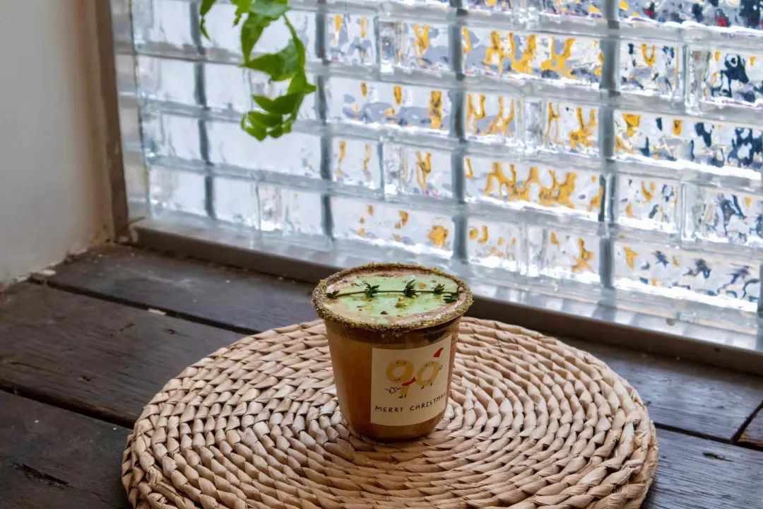 在这座充满松弛感的城市里，喝了两天咖啡