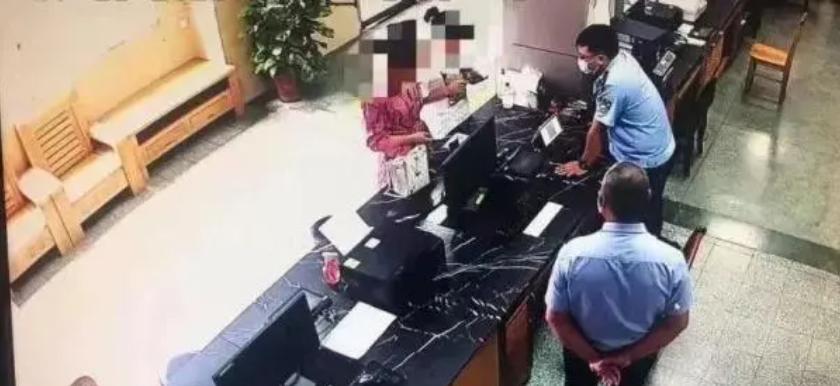 濂冲瓙缁欏悓浜嬪彂鐓х墖鎾ゅ洖鍚屼簨澶嶅師,濂冲瓙缁欏悓浜嬪彂鐓х墖鎾ゅ洖