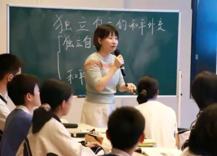 2018年乡村教师待遇提高消息,甘肃省农村骨干教师的待遇