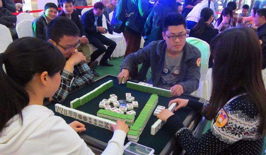 重庆残疾小伙卖白糕,重庆卖白糕富翁被杀