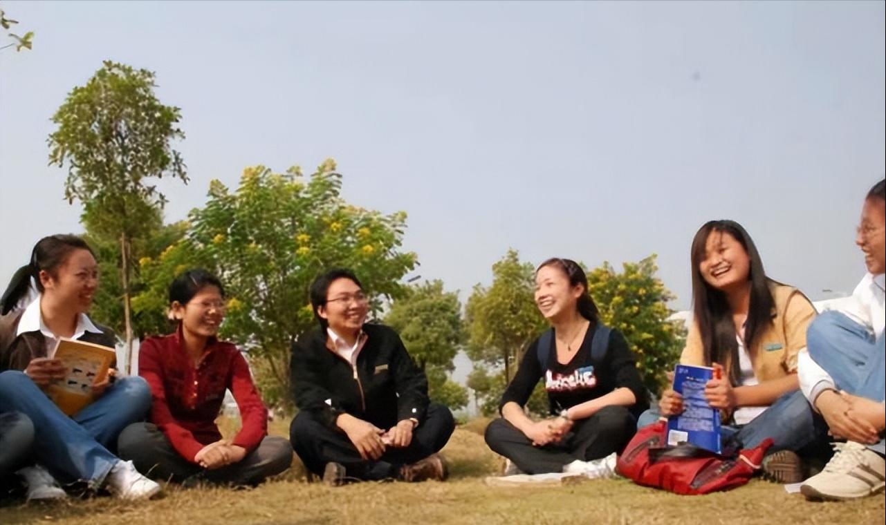 13岁洪战辉现状,洪战辉13岁的肩膀撑起整个家