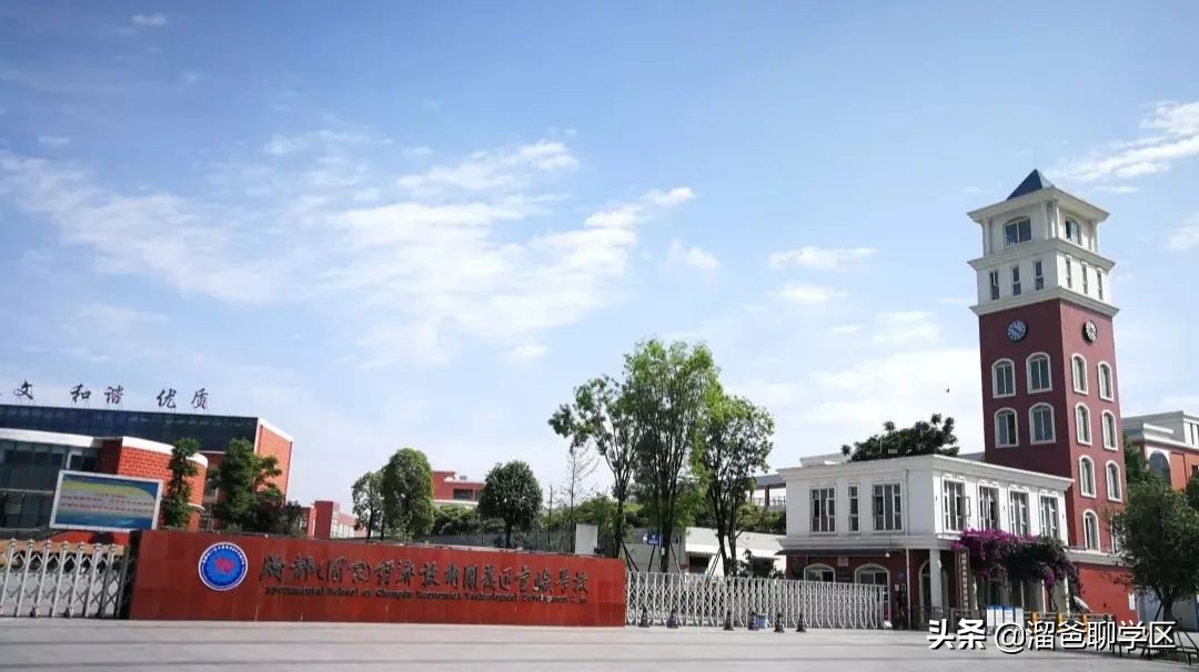 乘着大运会这缕“东风”，应该没有谁比东安湖还快