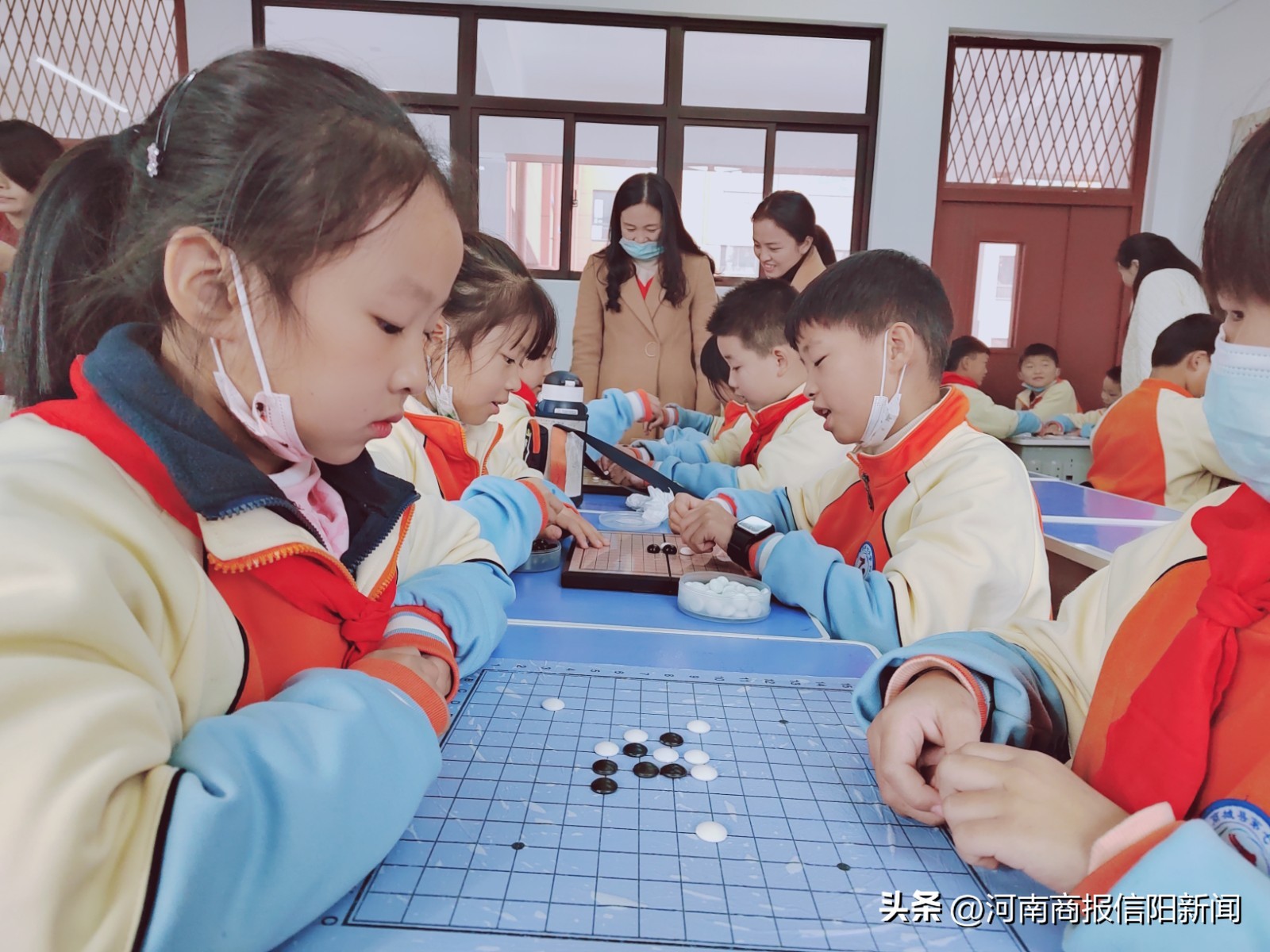 信阳商城县七小:助力“双减”落地,20多个社团让学生全面成长