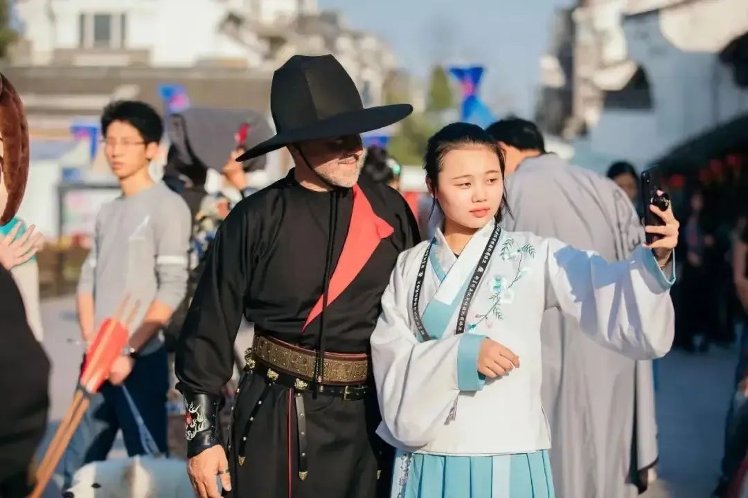 马面裙是不是东方的美,马面裙是迪奥的还是中国的