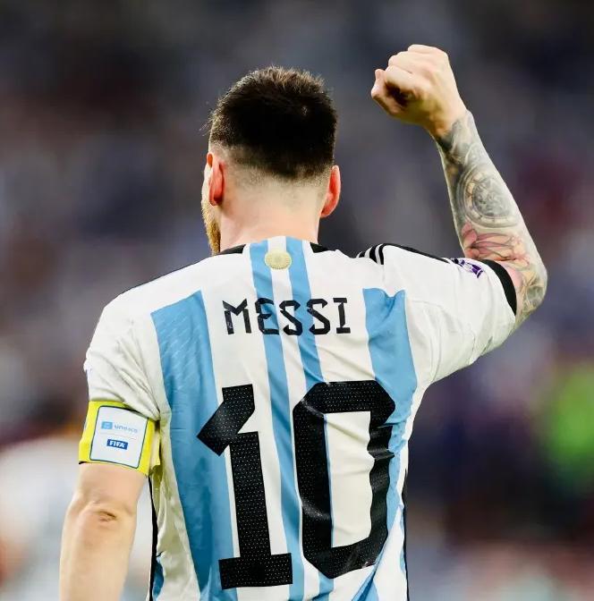 梅西20秒传球视频,梅西过人0.5秒双变向