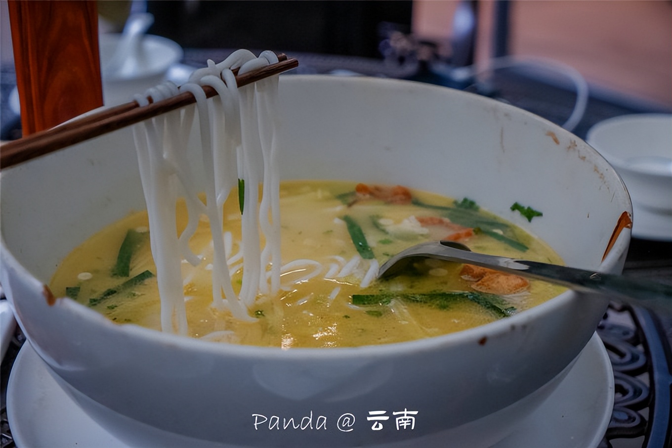 昆明美食推荐南屏街米线,云南米线美食攻略