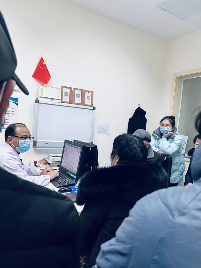 椎间盘突出伴随椎管狭窄怎么治疗,椎间盘突出导致椎管狭窄怎么治疗