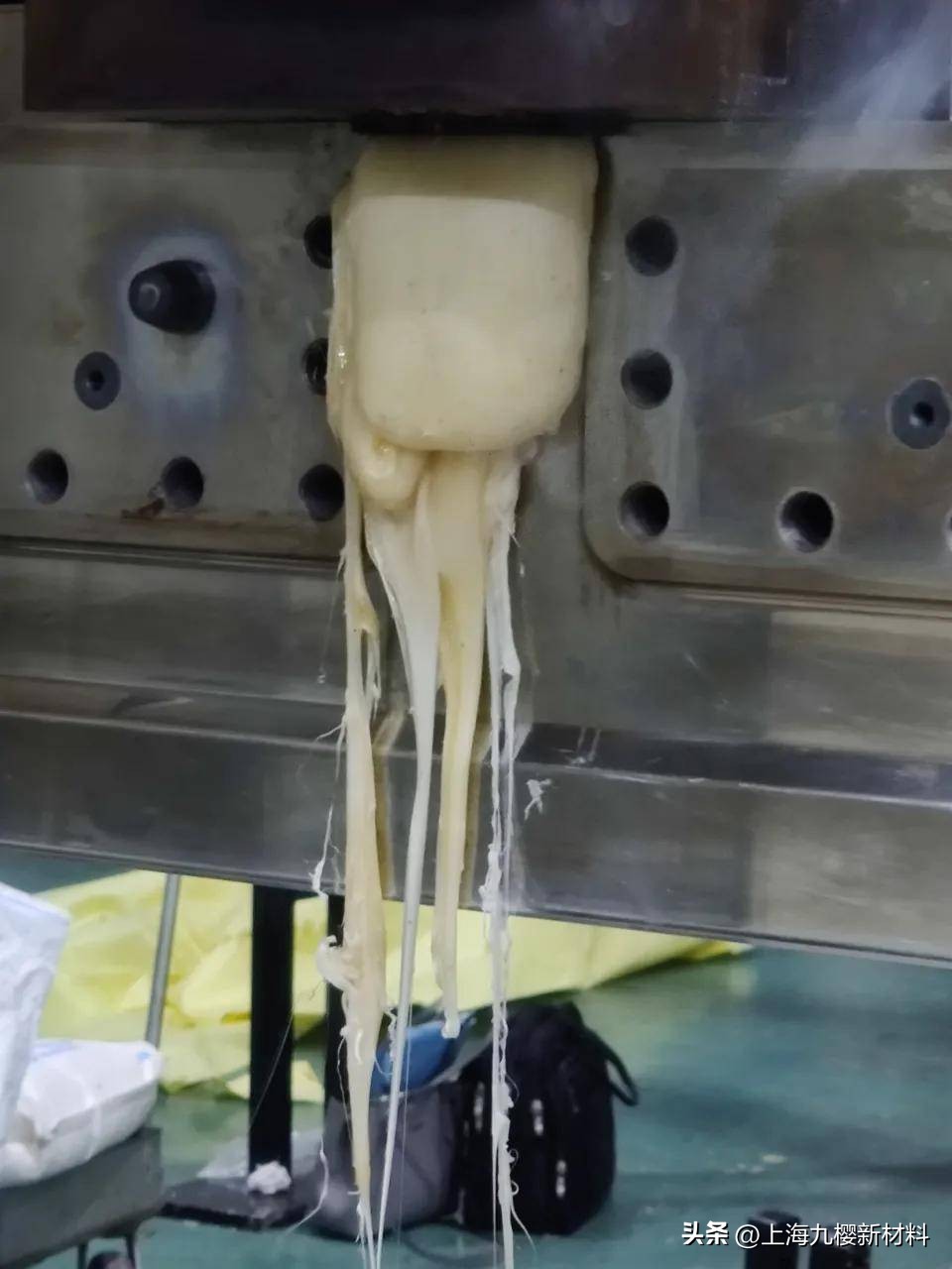 吹膜挤出机螺杆快速清洗方法,挤出机螺杆积碳清洗剂