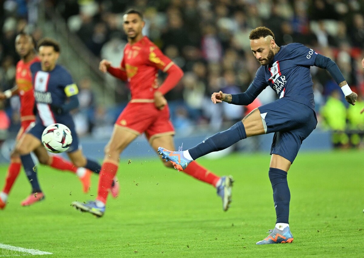 内马尔被犯规红牌多少次,内马尔9次被犯规裁判给黄牌了吗