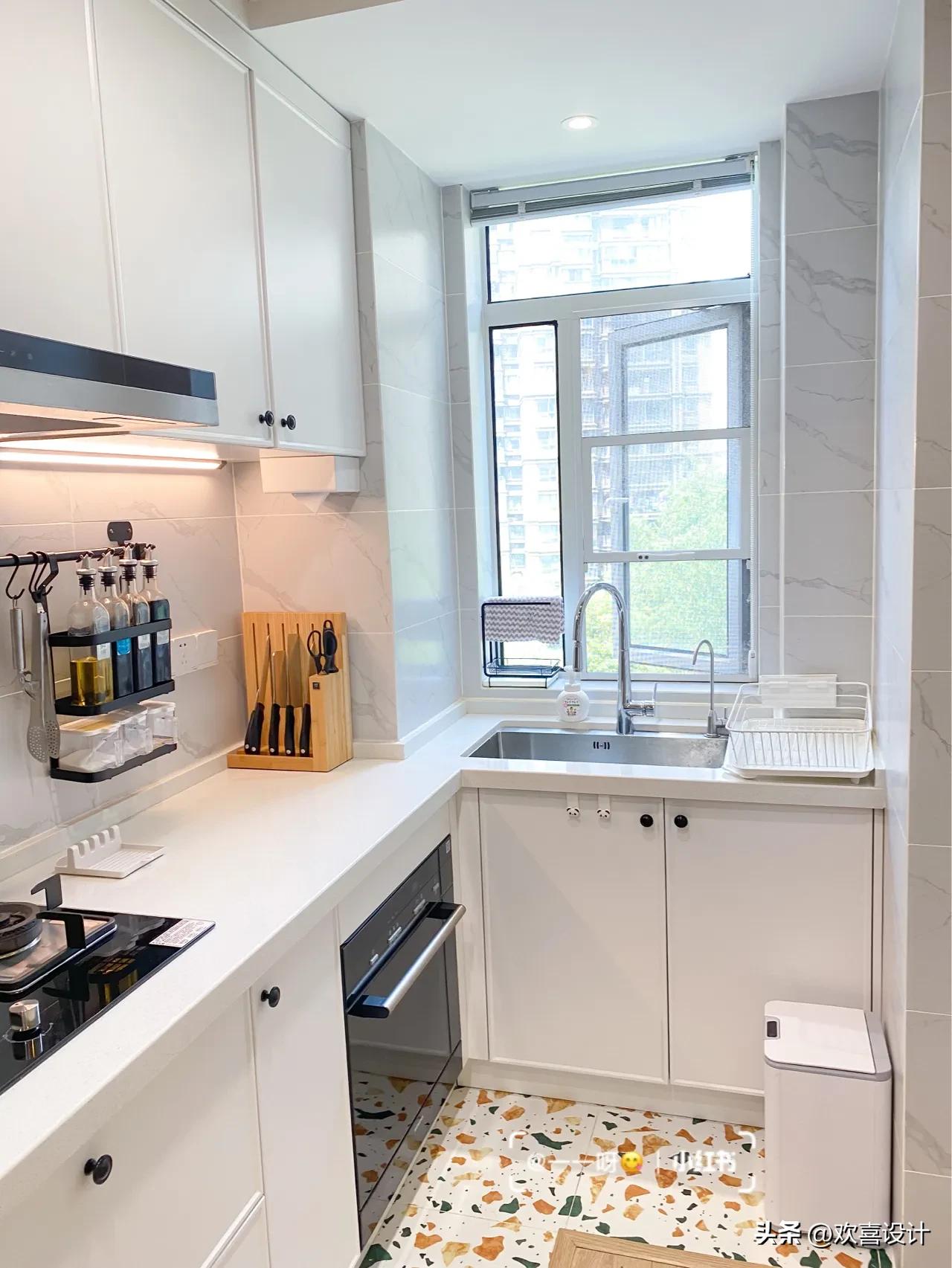高颜值的厨房瓷砖铺设方案,30公分厨房装修效果图