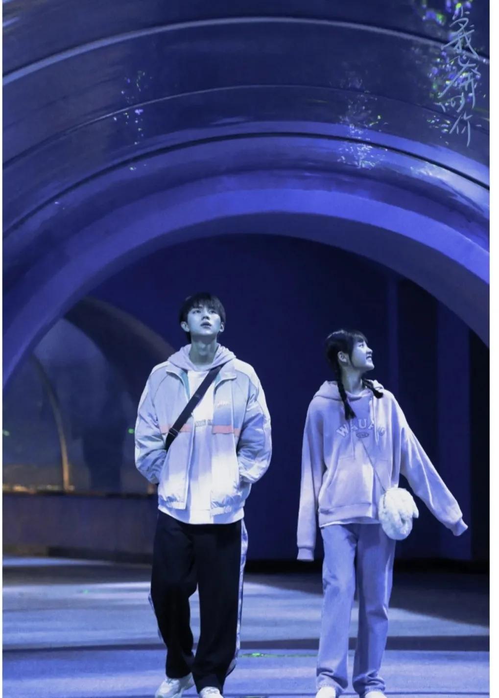 青春偶像剧❗️直球少女❌清冷学霸强势来袭❗️