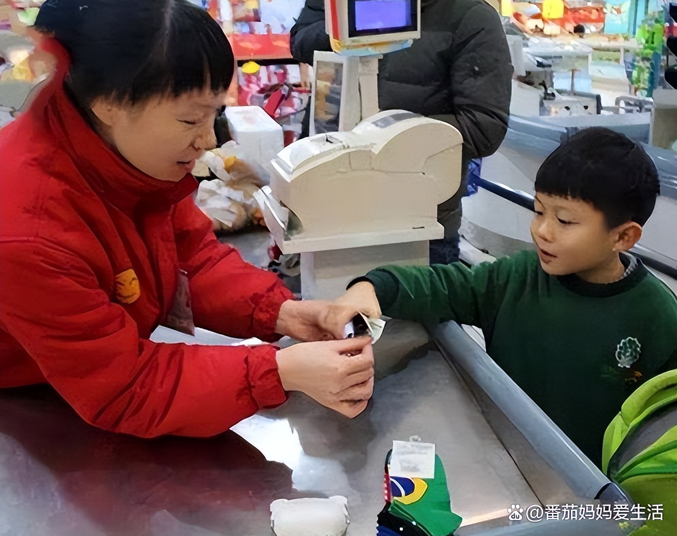 男孩误点700多份外卖 (男孩误点600多元外卖)