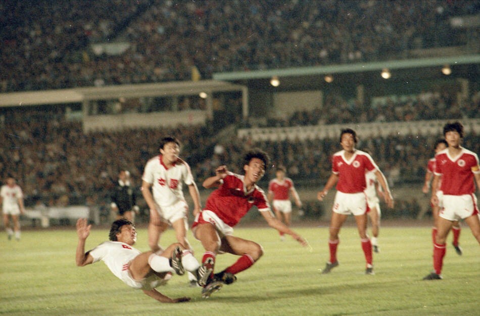 国足1比2输给中国香港首发,1985国足为何输给香港