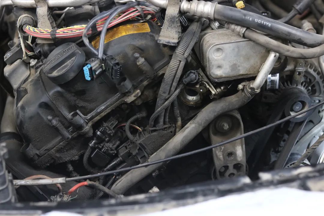 宝马x5老改新二手出售五万左右,宝马x5整车全部翻新要多少钱