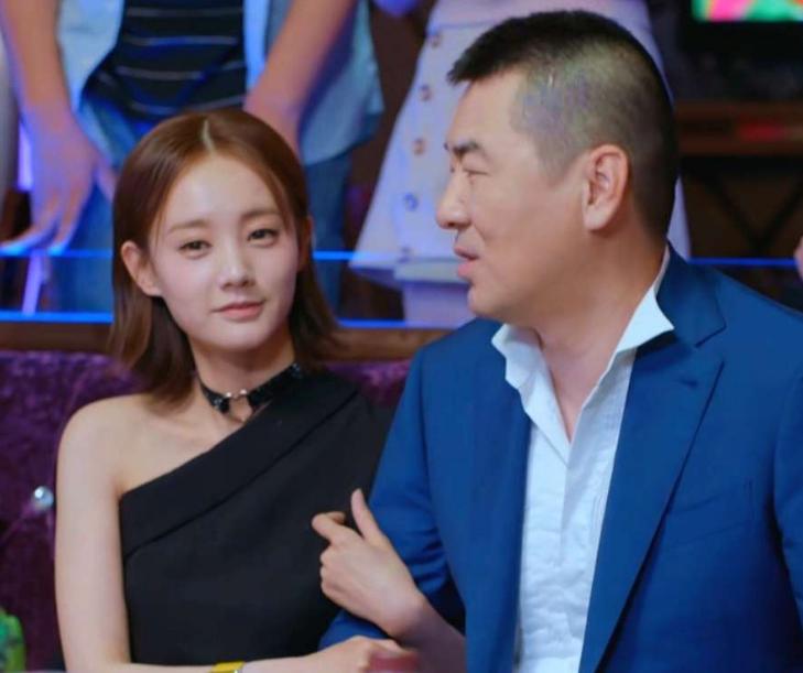 王阳新剧被李兰迪亲的反应,王阳和李兰迪演父女片段