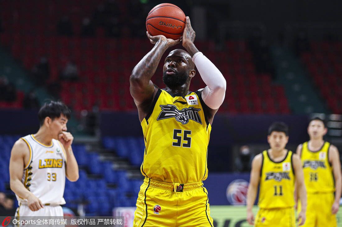 多米尼克琼斯场均得分37,多米尼克琼斯18分