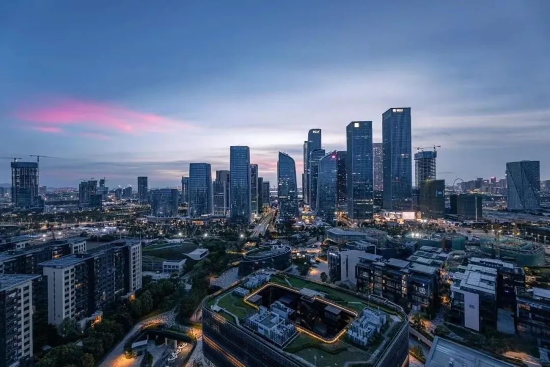 深圳前海跨越式发展,深圳前海潜力与挑战分析