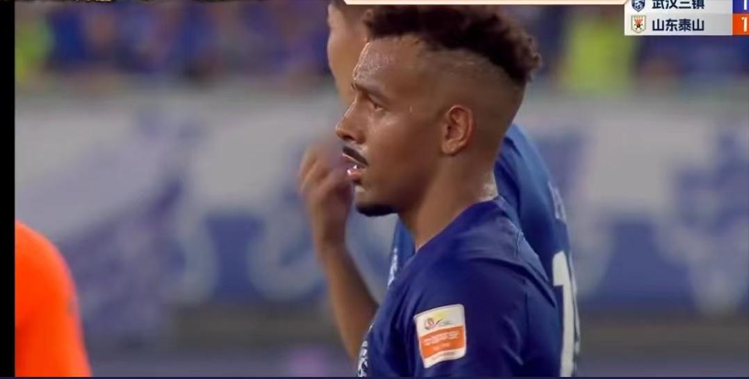 黄政宇足球专访,黄政宇王大雷