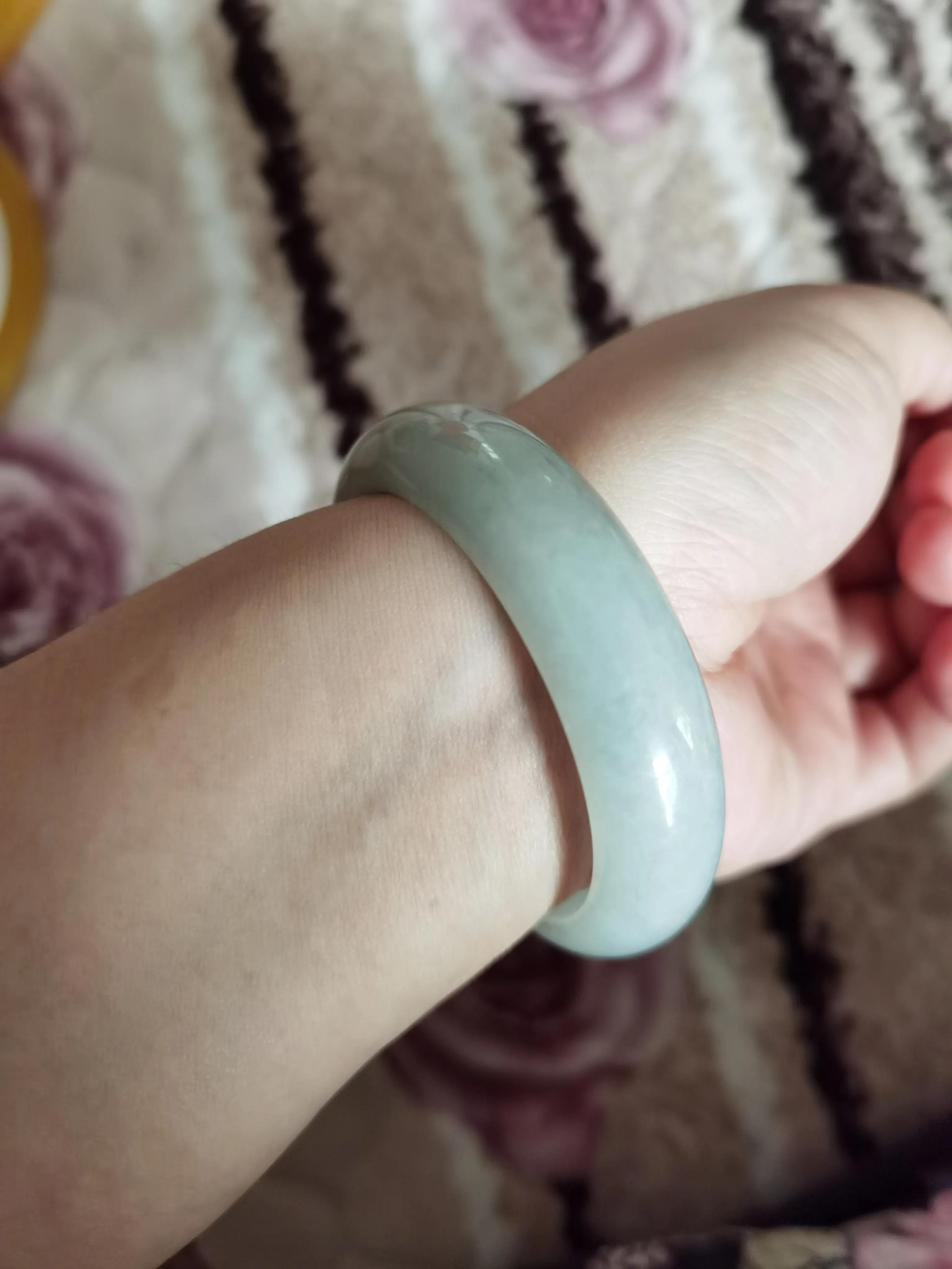 玉镯子哪个牌子好,什么样的玉镯子是好的