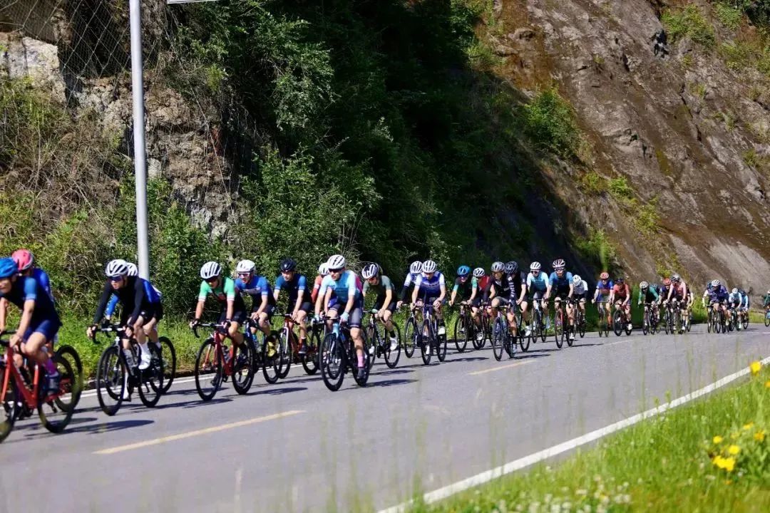 千万人在线观看峡谷“车神”争霸！