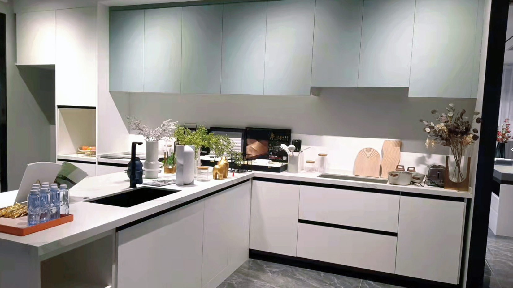 科德贝尔优秀经销商：十堰月星店屈总的经商之道