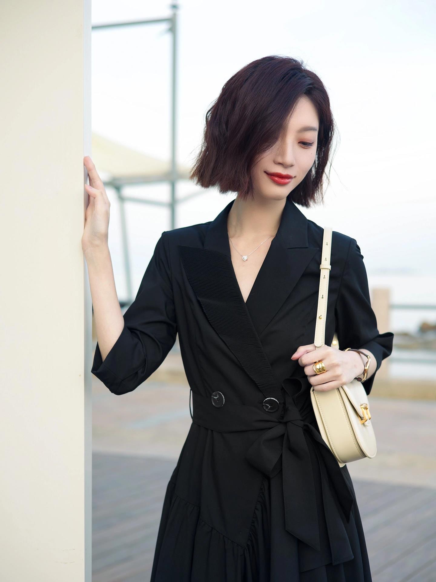 正方脸烫大波浪怎么编发好看,国字脸大波浪卷发型图片2018款