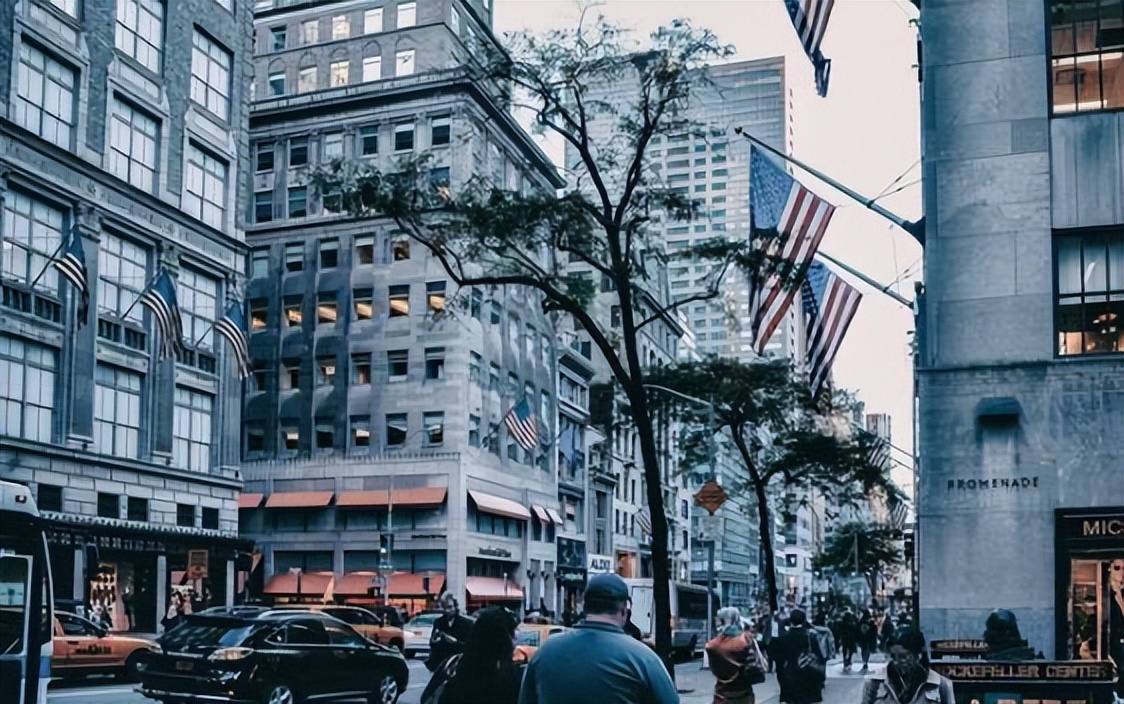 毅然拒绝美国，把864家公司带回祖国，只为告知世界：我是中国人