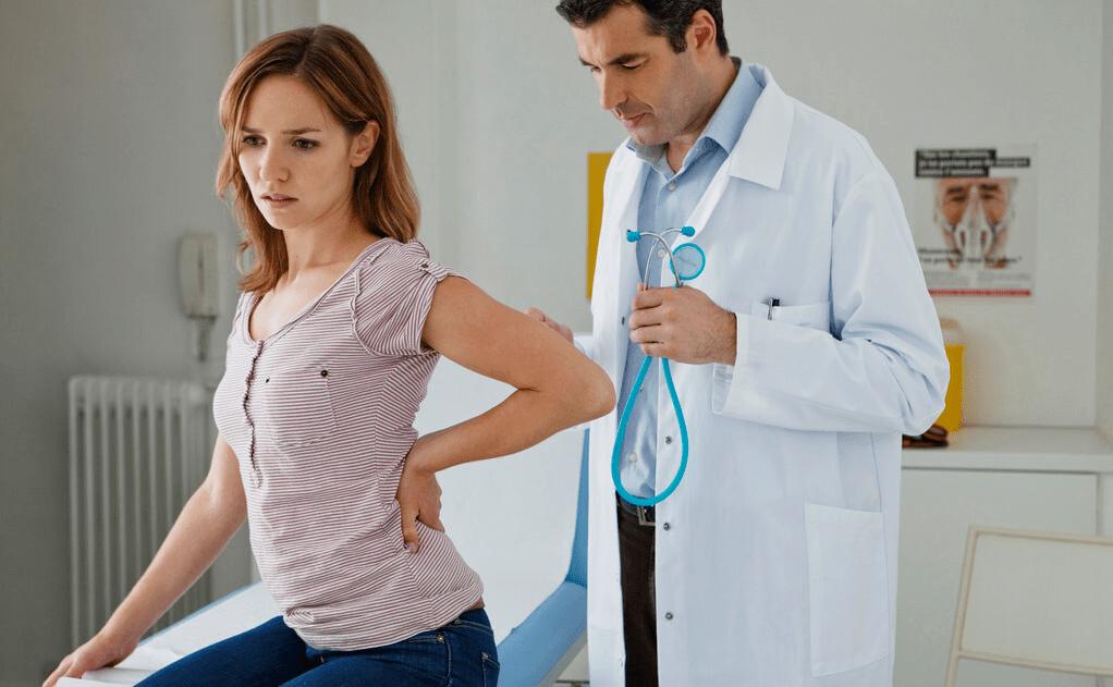 生完孩子后一年腰痛怎么锻炼,产后腰痛怎么缓解最简单的方法