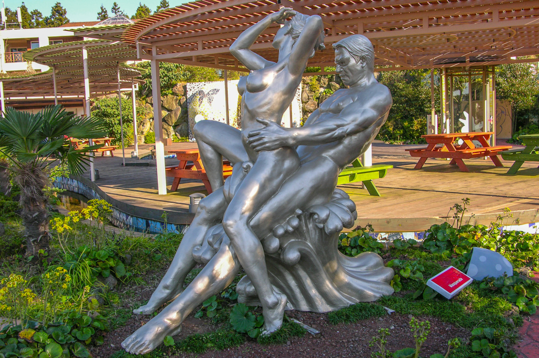 韩国，给*爱性**娃娃开绿灯！