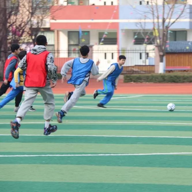 龙泉中心小学足球比赛,龙泉小学校长杯足球比赛