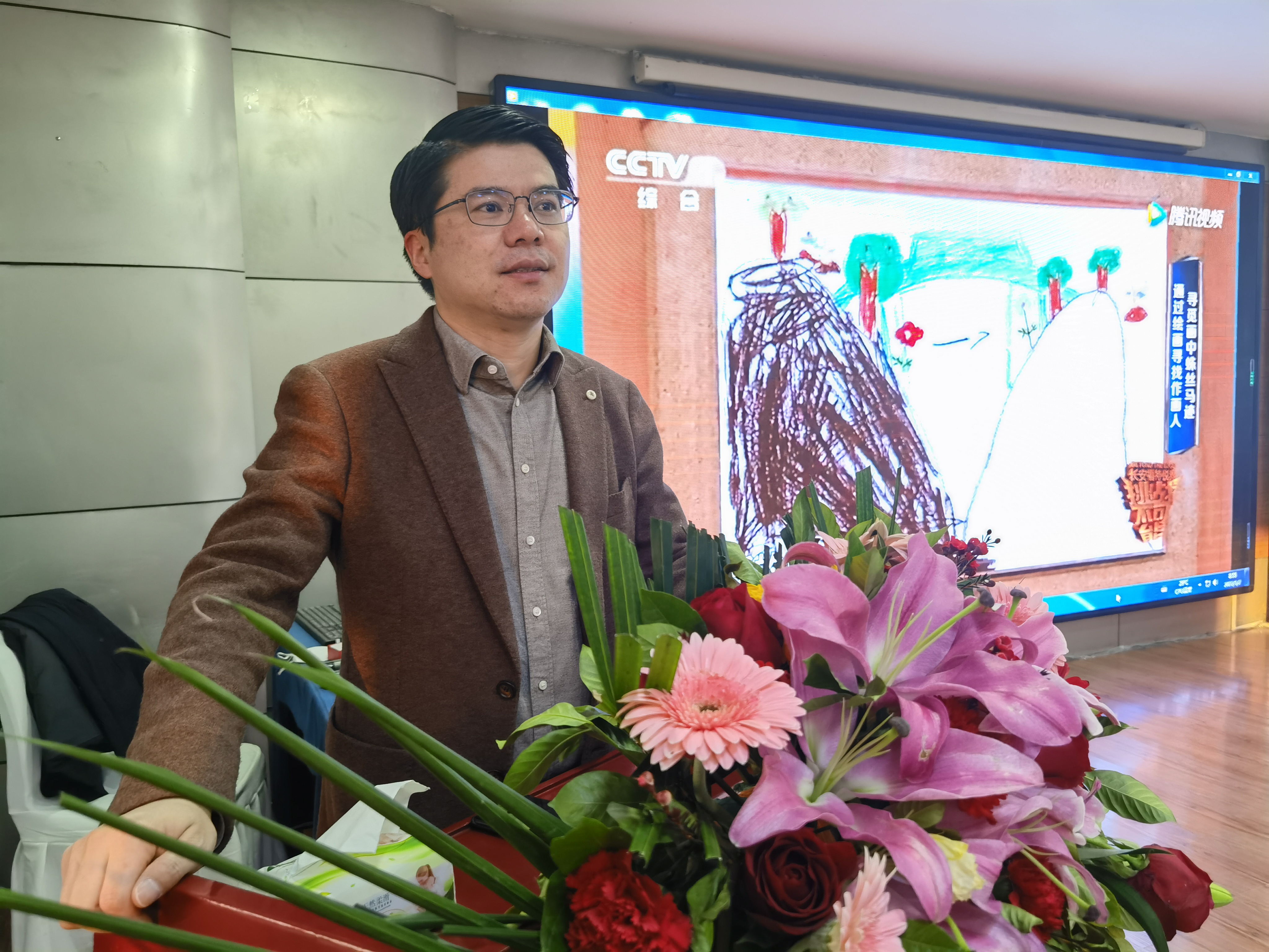 绘画心理分析师严虎,绘画心理学专家严虎简历资料图片