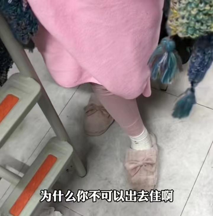 学习还分时间吗？女大学生半夜学习不让关灯，室友好言相劝反被怼