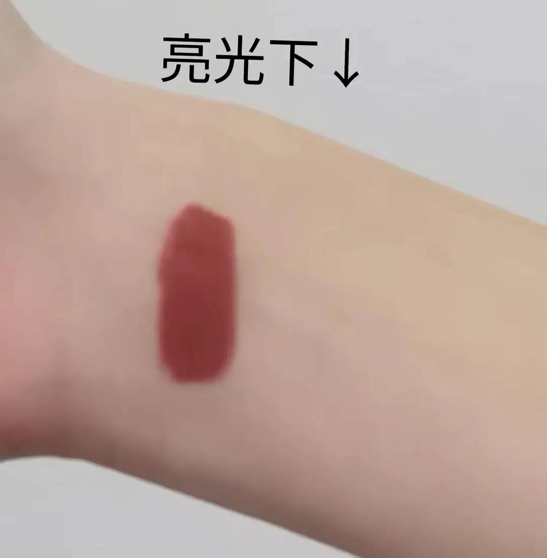 macrussianred试色,macladydanger试色