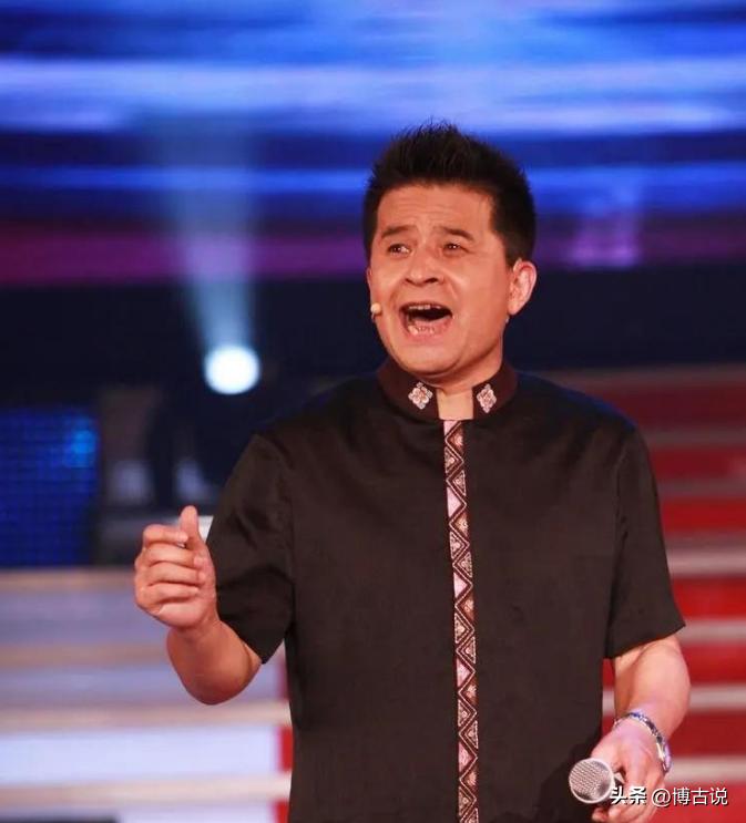 64岁毕福剑现状凄惨，陋居农村，吃力修三轮，活该付出惨痛代价