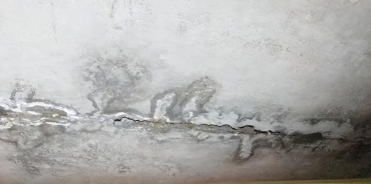 厕所漏水到楼下不砸地砖怎么解决,厕所漏水到楼下怎么处理视频