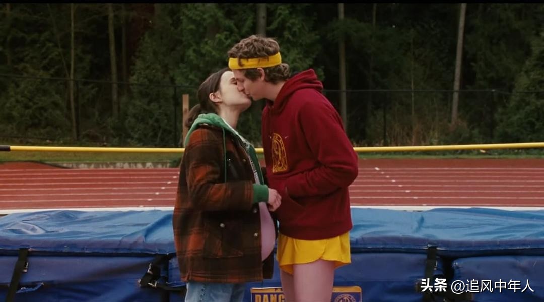 2023年情人节送礼清单:球鞋、投影仪、花束......