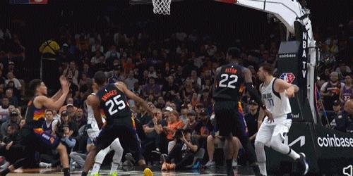 东契奇遭恶意犯规,东契奇被垫脚受伤了吗