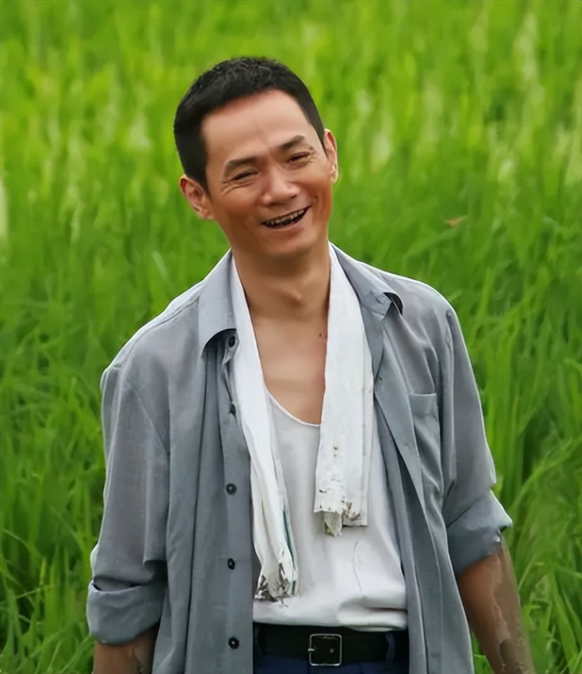 妻子离世丈夫一辈子不再婚,痴情男儿果靖霖去世