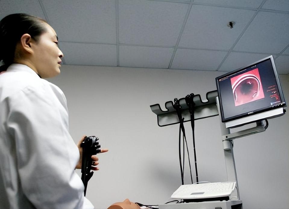 肛裂的症状是怎么引起的,肛裂临床表现主观