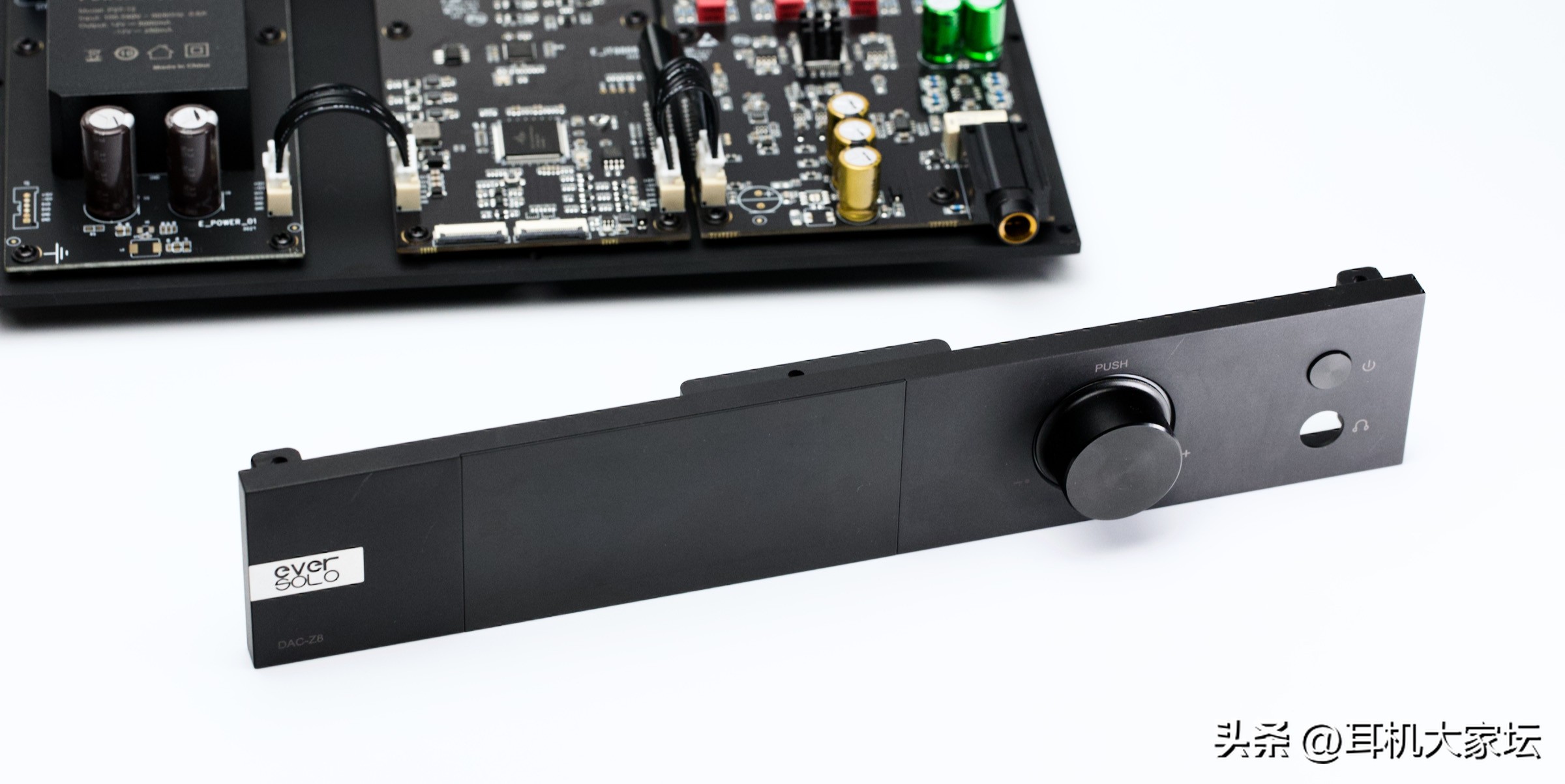 精工细作：旗舰级ES9038Pro解码耳放一体机EverSoloDAC-Z8
