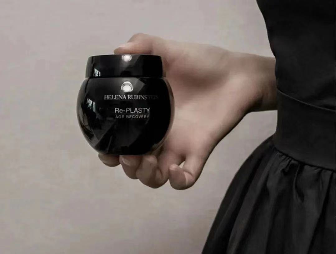 赫莲娜黑绷带面霜真的那么好用吗 (赫莲娜黑绷带面霜什么时间上市)